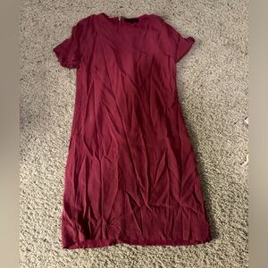Deep red olivaceous M dress with zip in the back
